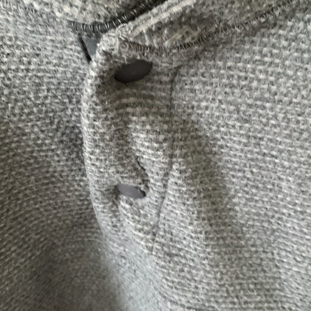 Lands End pullover  - Picture 3 of 4